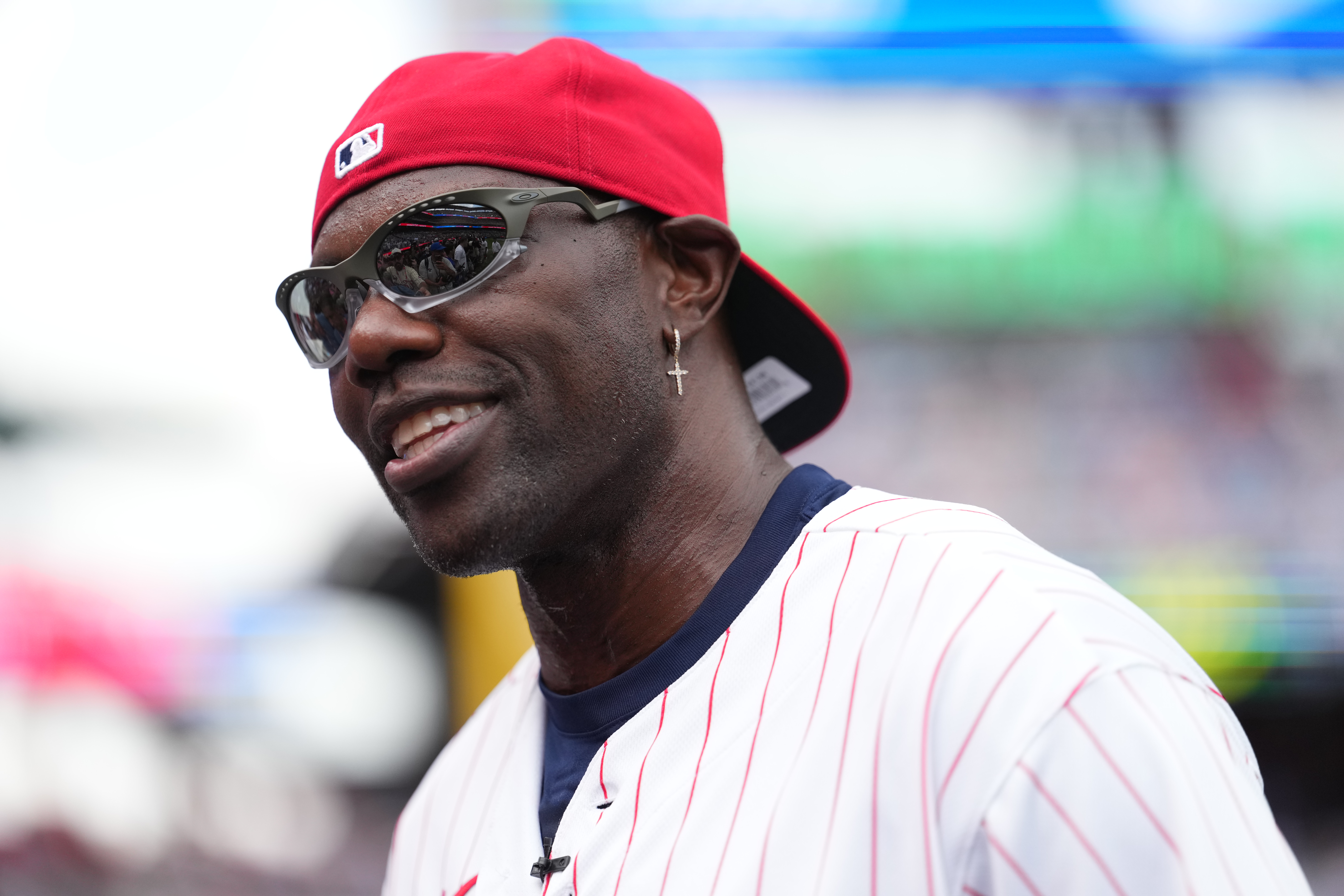 Trailer for Terrell Owens documentary revisits receiver's driveway workout during Eagles holdout — Malvern Community news